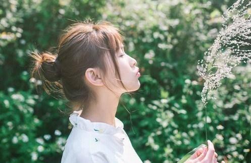 困在俱乐部的少女