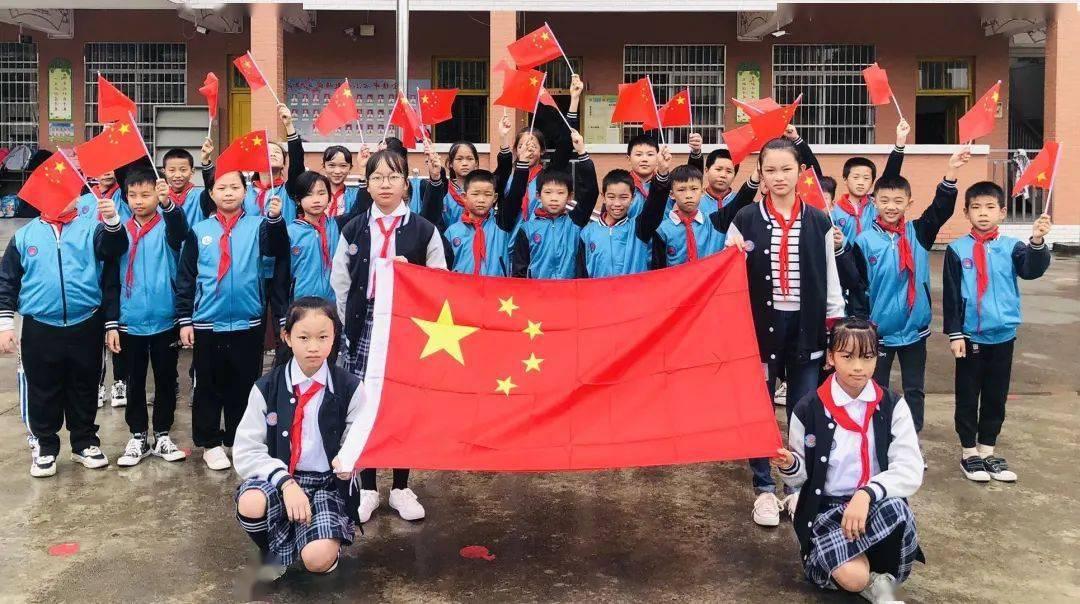 吃自助餐时，聪明人从不拿4种食物，服务员：不是吃货就是行家！