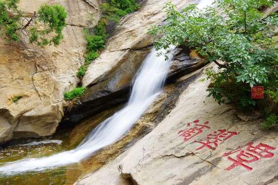 沪深开盘半小时 两市成交额破2151亿元